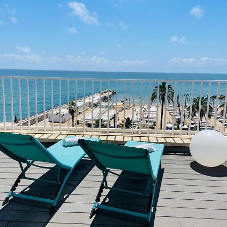 Ático con Fantásticas Vistas al Mar y la iglesia Apartamento Sitges Quarto foto
