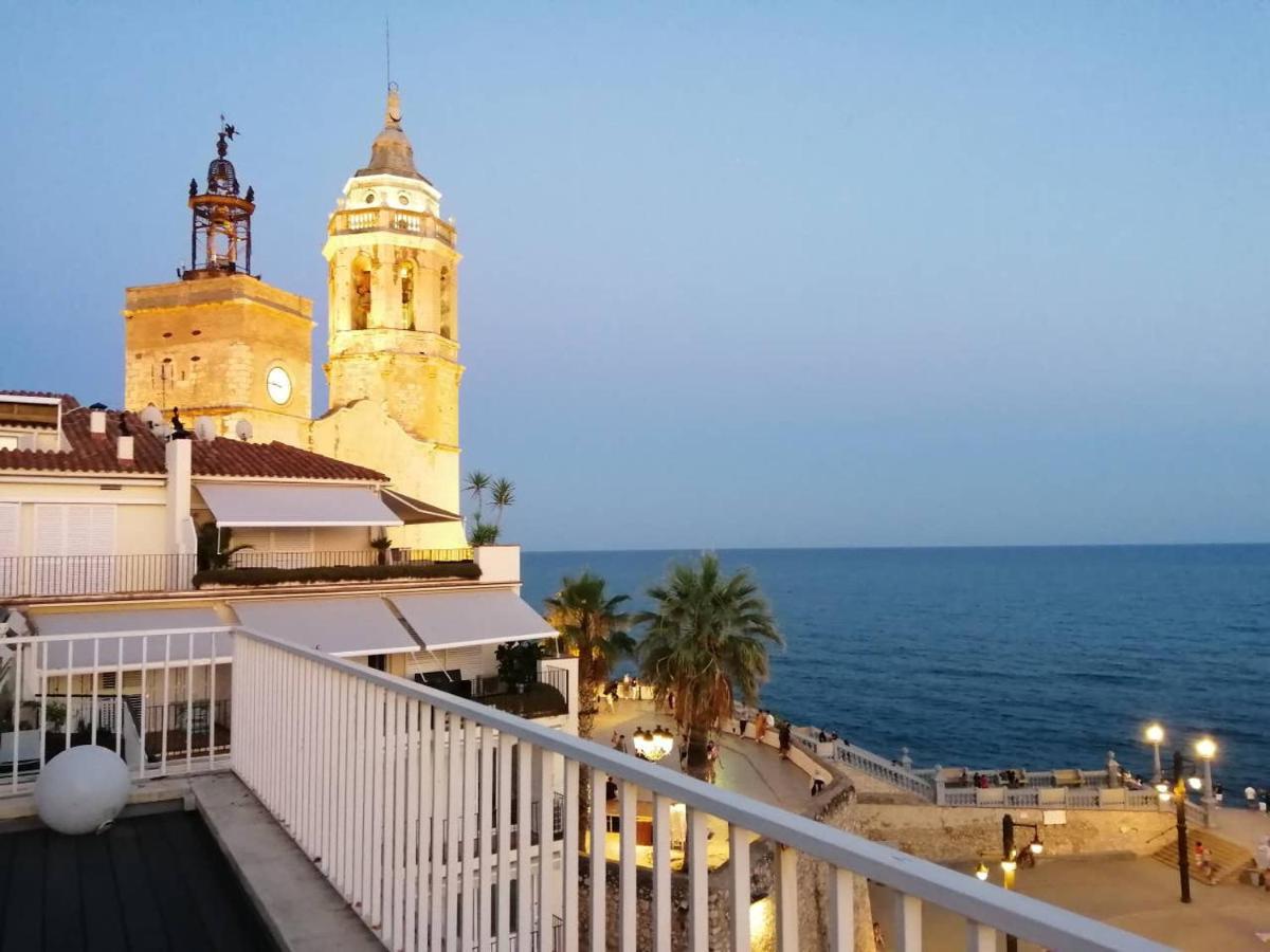 Ático con Fantásticas Vistas al Mar y la iglesia Apartamento Sitges Exterior foto