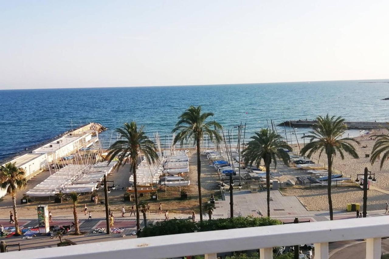 Ático con Fantásticas Vistas al Mar y la iglesia Apartamento Sitges Exterior foto
