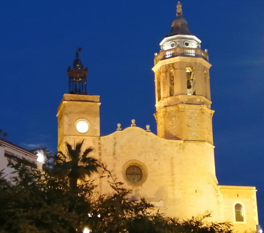Ático con Fantásticas Vistas al Mar y la iglesia Apartamento Sitges Exterior foto