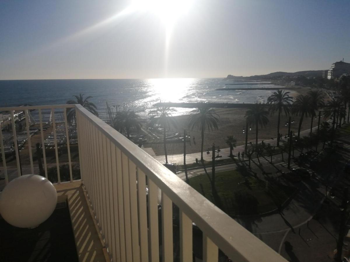Ático con Fantásticas Vistas al Mar y la iglesia Apartamento Sitges Exterior foto
